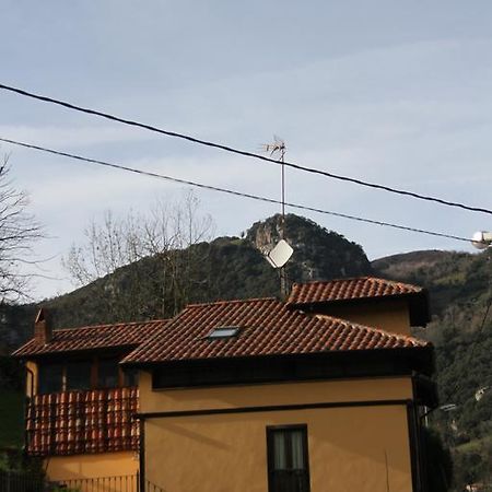 Ca María Fayas Hostal Proaza Exterior foto